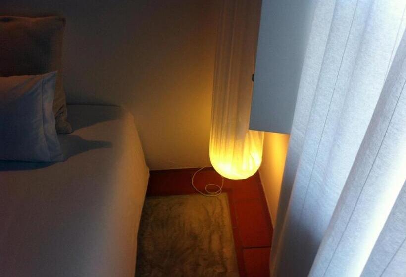 غرفة قياسية, Monte Falperras