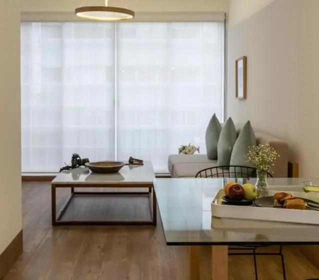 メゾネットスイート, Reforma Guest House