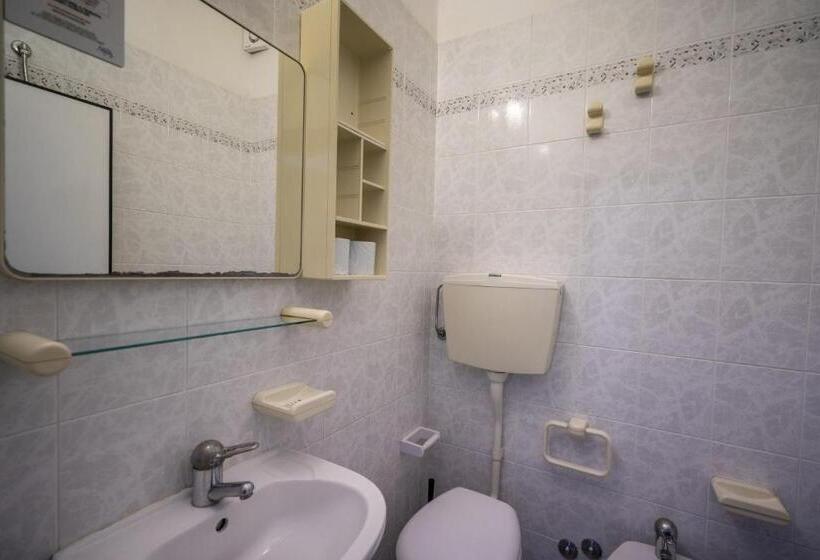 スタンダード４人部屋, Mamy