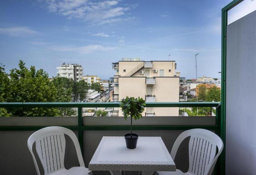 غرفة قياسية فردية, Mamy