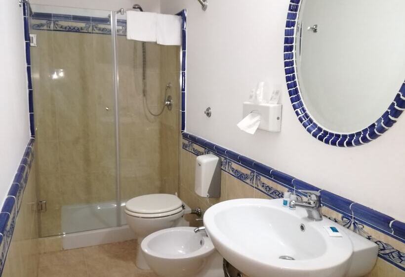 Четырехместный Номер Стандарт, Centrale Bagheria