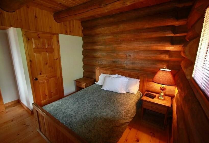 小室, Wilderness Tours Rafting Resort