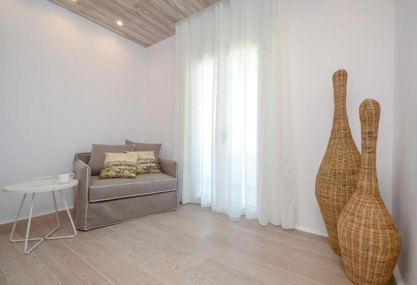 سوئیت پریمیوم با چشم‌انداز دریا, Cyano Suites