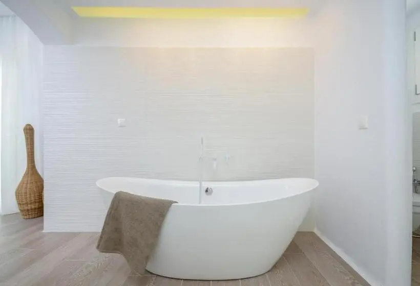 オーシャンビュースイート, Cyano Suites
