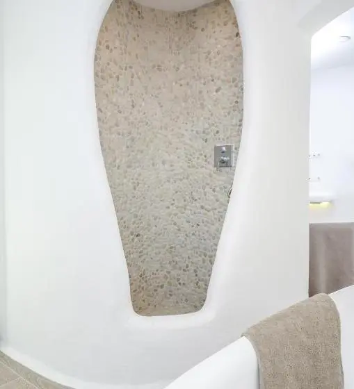 オーシャンビュースイート, Cyano Suites