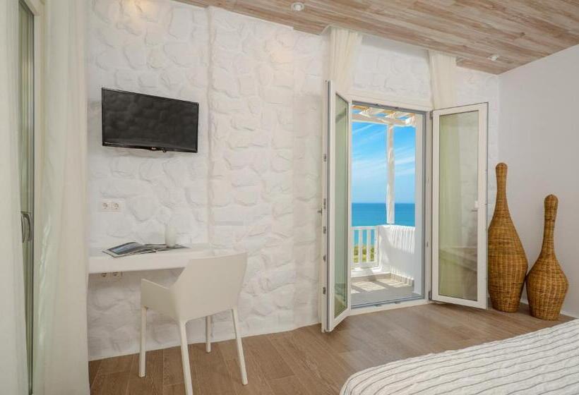 سوییت با چشم‌انداز دریا, Cyano Suites