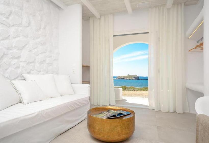 سوییت جونیور با چشم‌انداز دریا, Cyano Suites