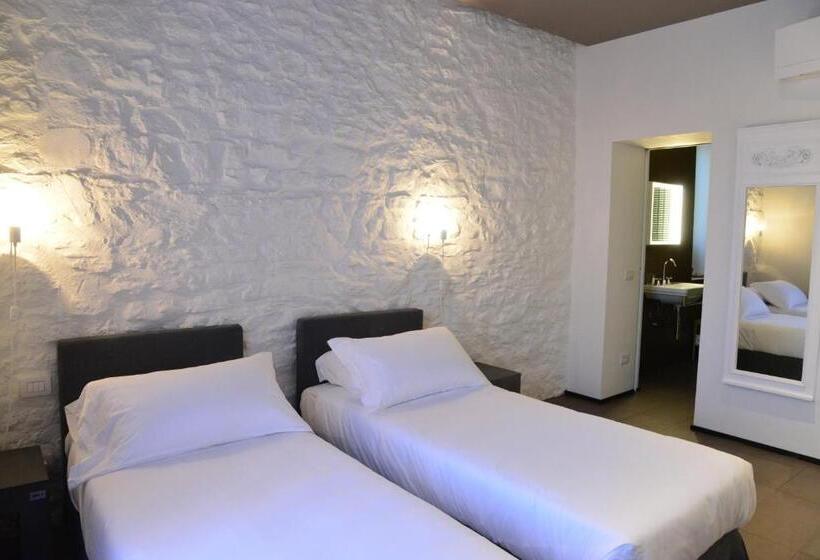 Superior Oda, Palais La Nasse