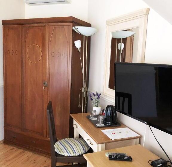 اتاق استاندارد, Rigótanya Relax & Wellness Panzió Bükfürdő