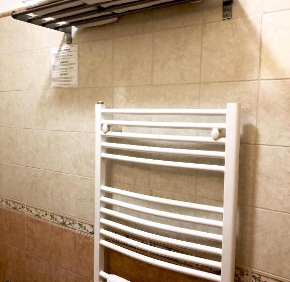 اتاق استاندارد سه نفره, Rigótanya Relax & Wellness Panzió Bükfürdő