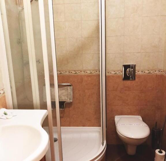 Номер Стандарт Трехместный, Rigótanya Relax & Wellness Panzió Bükfürdő