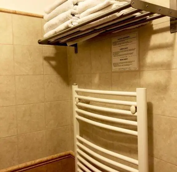 スタンダード４人部屋, Rigótanya Relax & Wellness Panzió Bükfürdő
