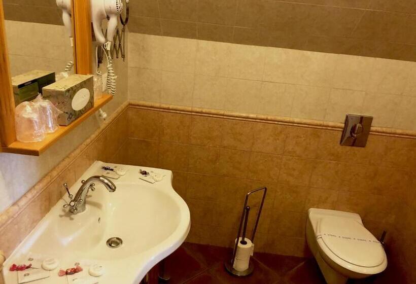 اتاق استاندارد چهار تخته, Rigótanya Relax & Wellness Panzió Bükfürdő