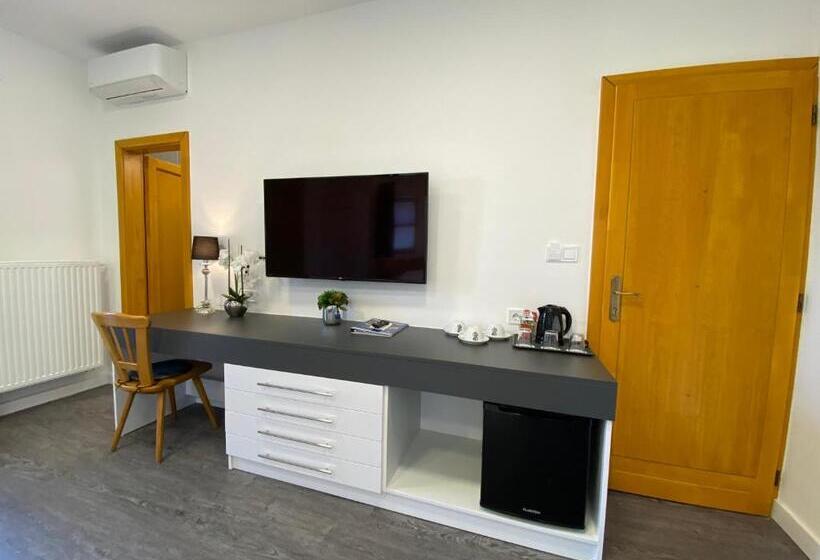 اتاق لوکس سه تخته, Rigótanya Relax & Wellness Panzió Bükfürdő