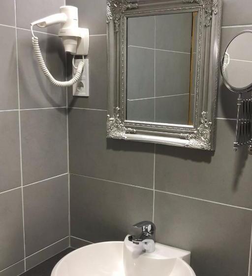 اتاق لوکس سه تخته, Rigótanya Relax & Wellness Panzió Bükfürdő