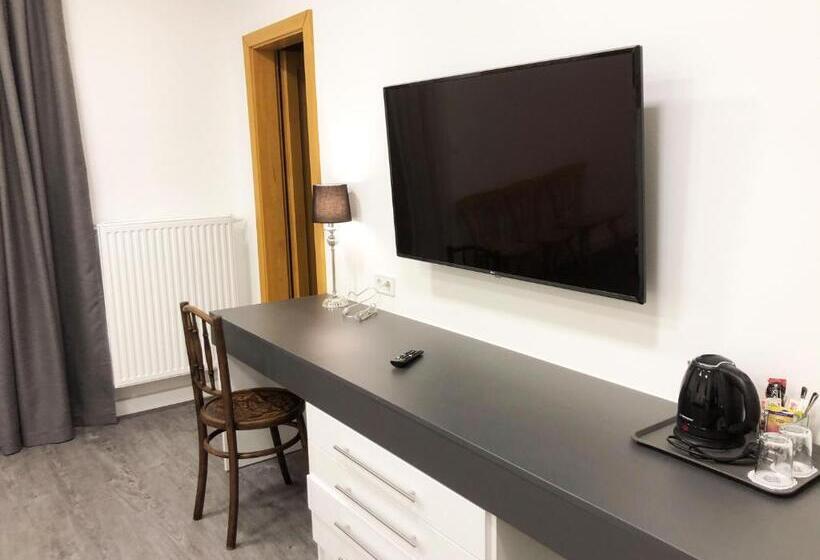 اتاق لوکس سه تخته, Rigótanya Relax & Wellness Panzió Bükfürdő