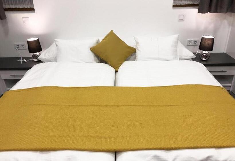 اتاق لوکس سه تخته, Rigótanya Relax & Wellness Panzió Bükfürdő