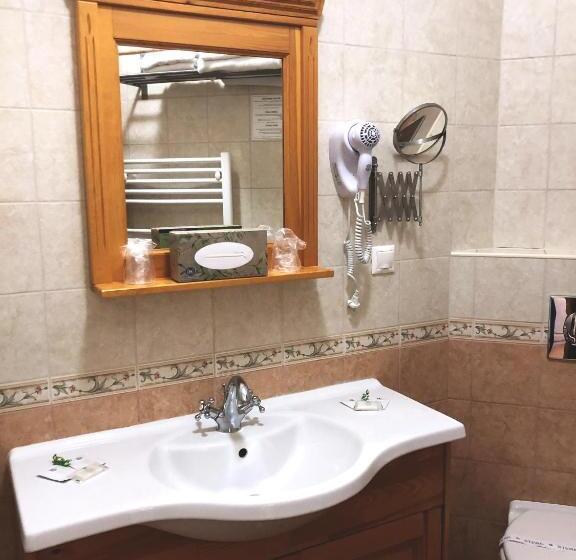 اتاق استاندارد با چشم‌انداز باغ, Rigótanya Relax & Wellness Panzió Bükfürdő