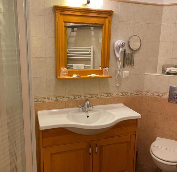 اتاق استاندارد با چشم‌انداز باغ, Rigótanya Relax & Wellness Panzió Bükfürdő