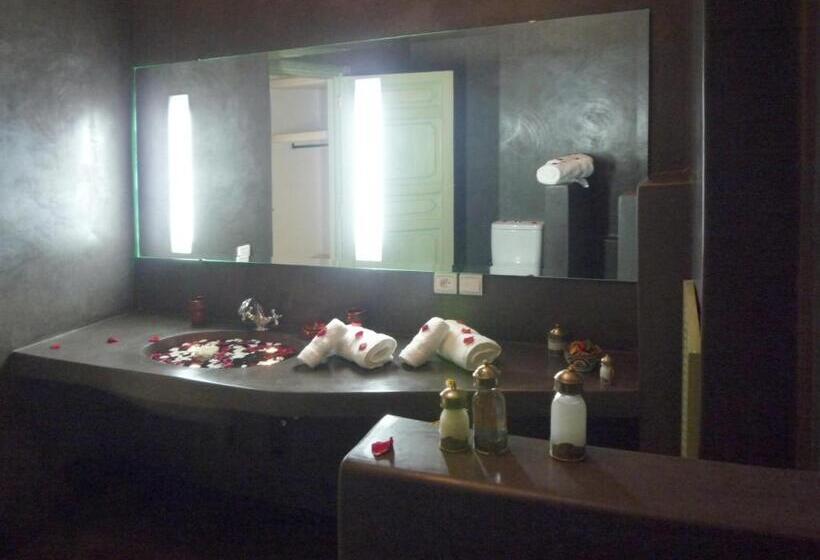 سوییت, Riad Azahar
