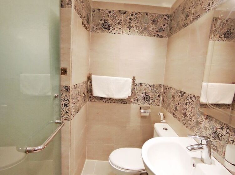 اتاق کلاسیک سه تخته, Sufi House