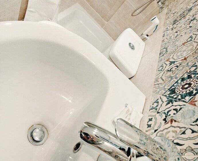 اتاق کلاسیک سه تخته, Sufi House