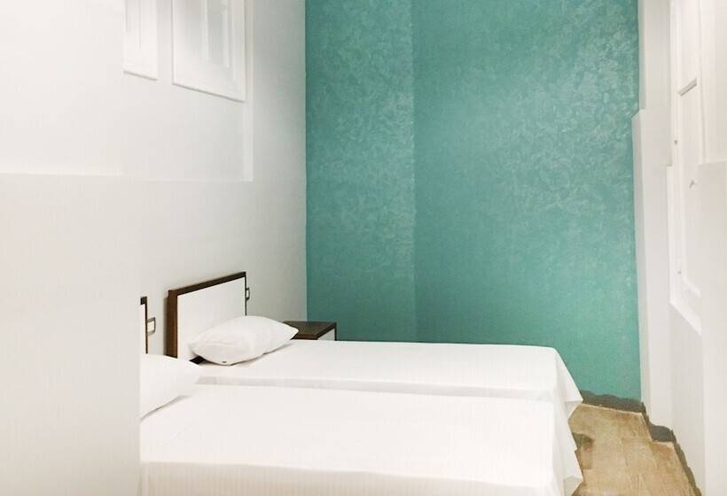 اتاق راحتی یک تخته, Sufi House