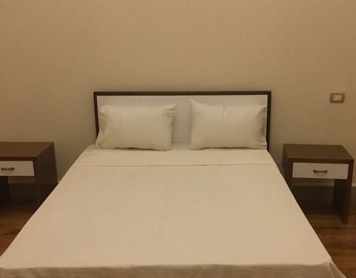 اتاق راحتی یک تخته, Sufi House