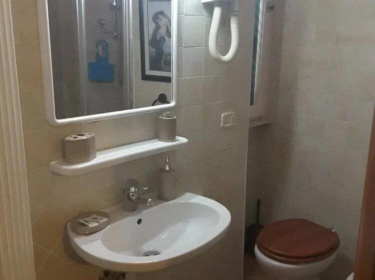 اتاق استاندارد سه نفره, Casa Kita