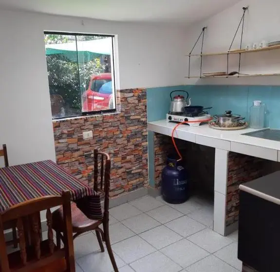 اتاق اکونومی, Hostal Ayllu