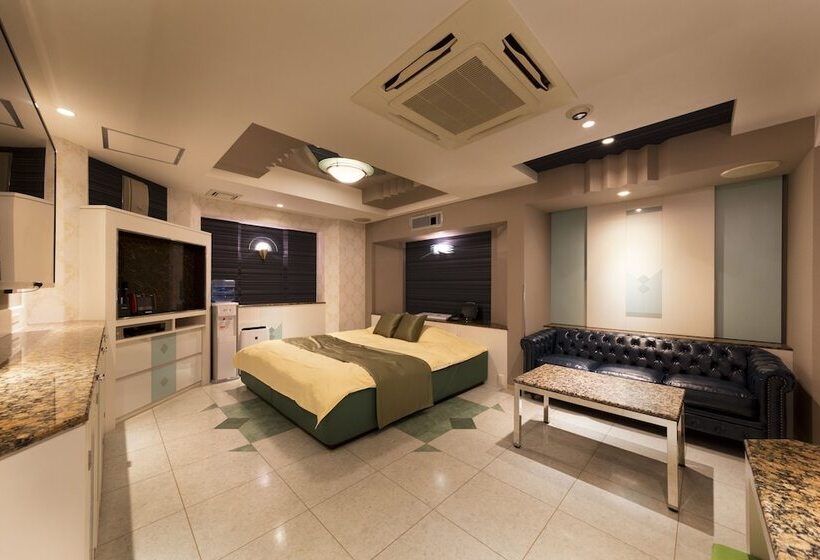 Номер Стандарт, Luna Ikeda