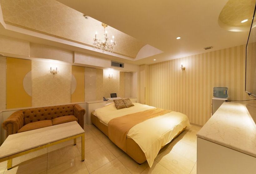 Номер Стандарт, Luna Ikeda