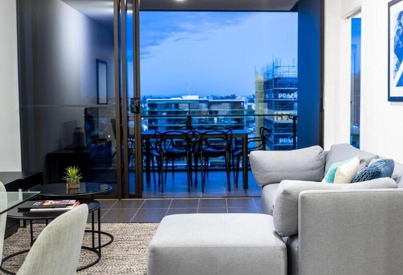 2 Bedrooms Apartment Mountain View, Opera Apartments South Brisbane