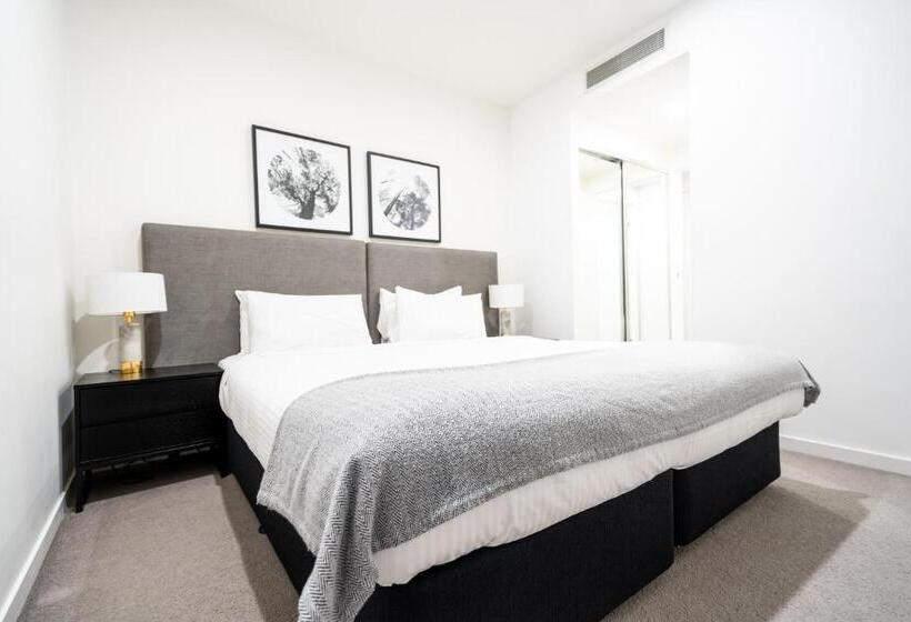2 Bedrooms Apartment Mountain View, Opera Apartments South Brisbane