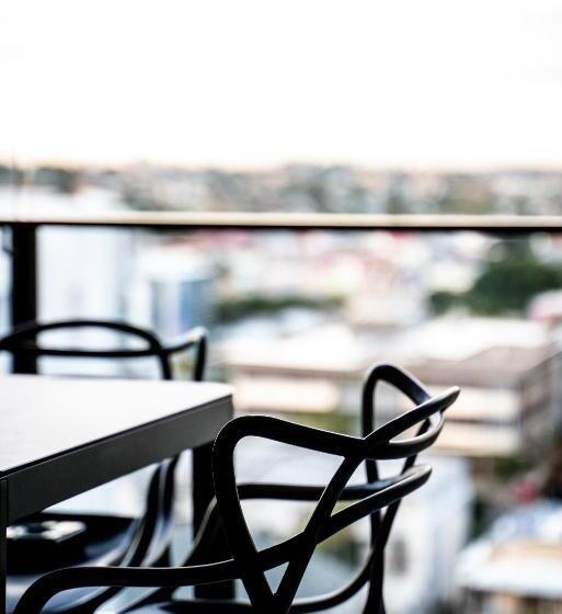 آپارتمان مدیریتی 2 خوابه, Opera Apartments South Brisbane