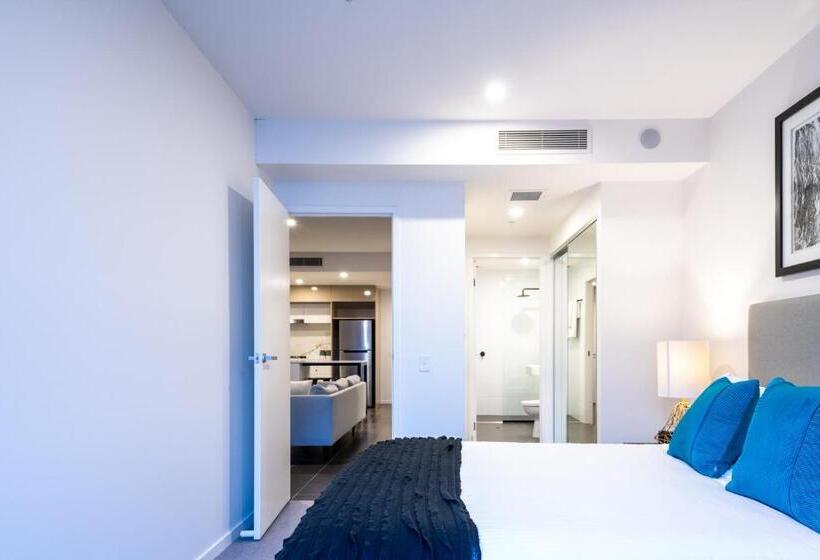 1 Bedroom Apartment City View, Opera Apartments South Brisbane