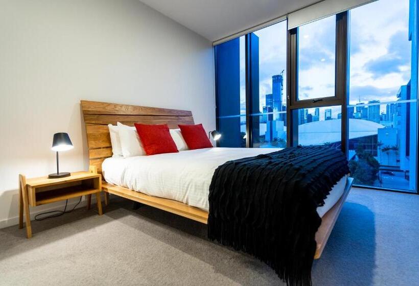1 Bedroom Apartment City View, Opera Apartments South Brisbane