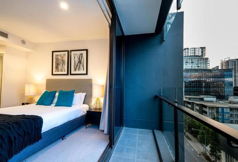 1 Bedroom Apartment City View, Opera Apartments South Brisbane