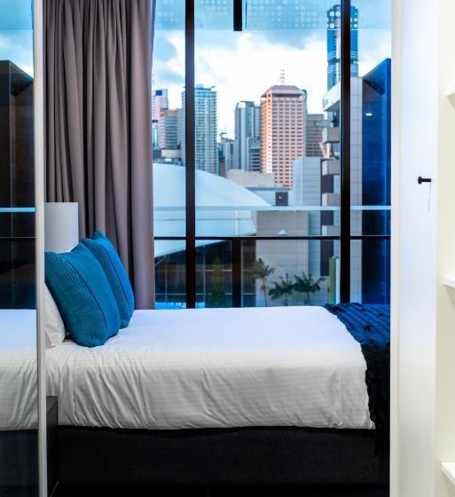 1 Bedroom Apartment City View, Opera Apartments South Brisbane