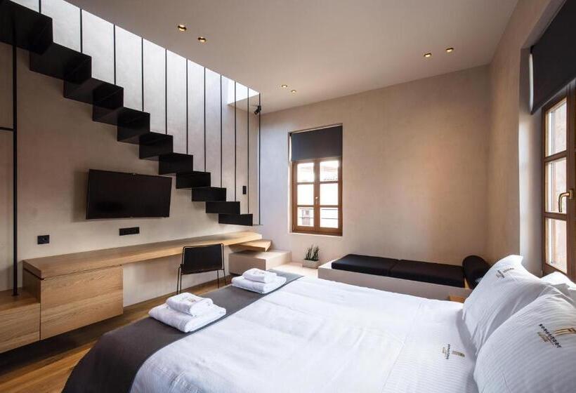 ペントハウススイート, Monastery Estate Venetian Harbor