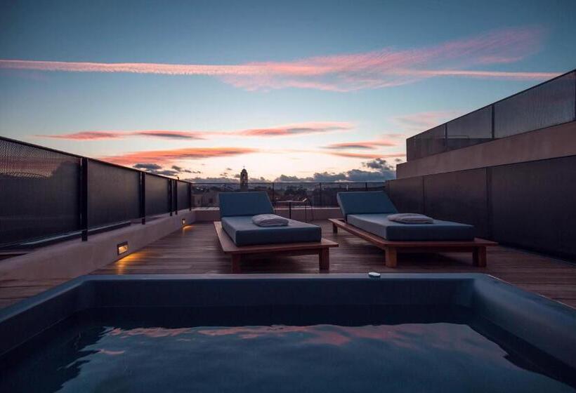 ペントハウススイート, Monastery Estate Venetian Harbor