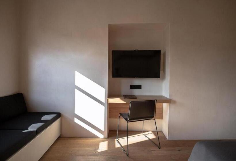 スイート, Monastery Estate Venetian Harbor