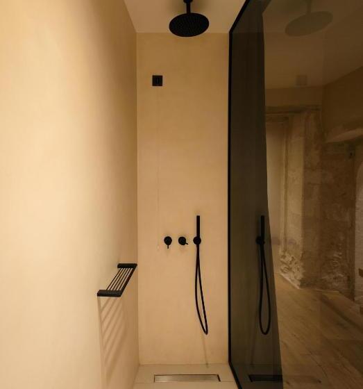 スイート, Monastery Estate Venetian Harbor