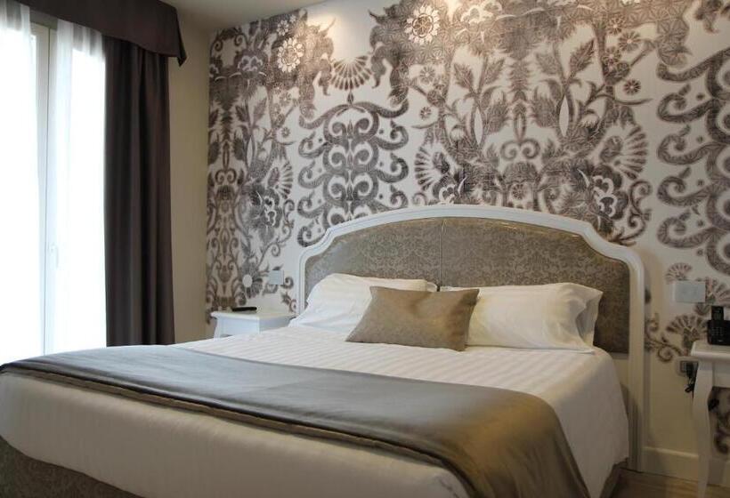 Полулюкс, Suites & Apartments Liola