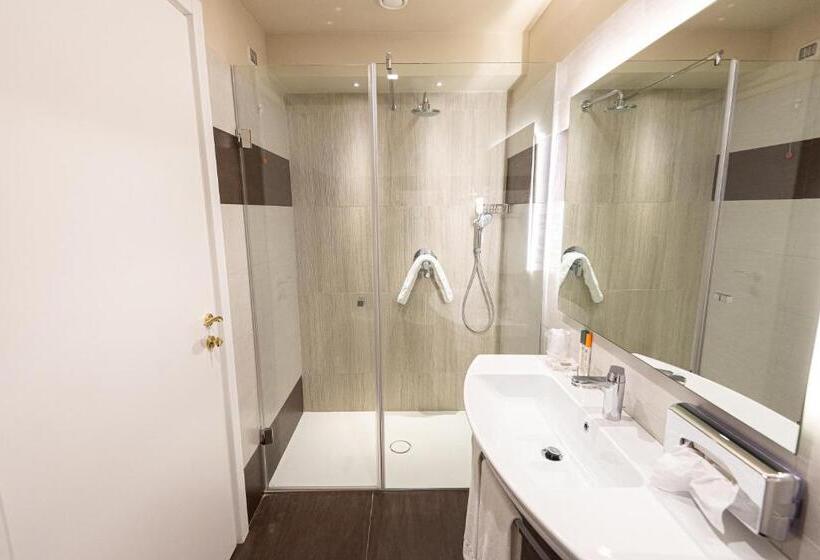 جناح جونيور, Suites & Apartments Liola