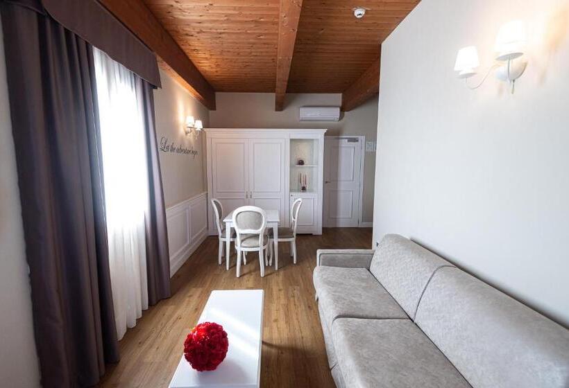 جناح جونيور, Suites & Apartments Liola