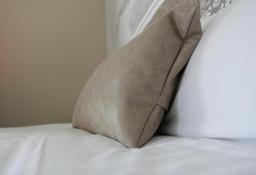 Люкс, Suites & Apartments Liola