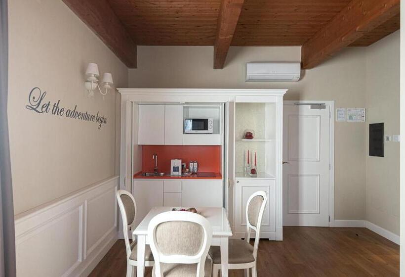 شقة غرفة واحدة, Suites & Apartments Liola