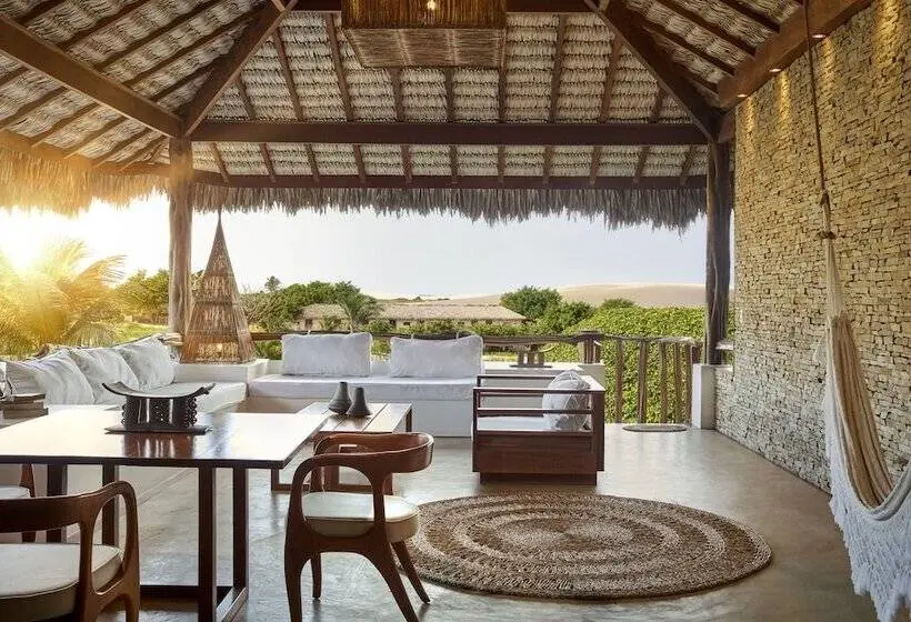 سوییت لوکس, Villa Jomael  La Villa Group