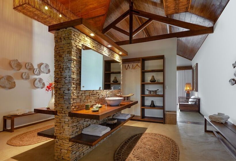 سوییت لوکس, Villa Jomael  La Villa Group